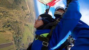 Я сам управлял парашютом!