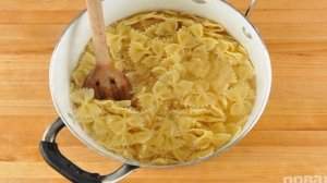 Макароны с шампиньонами и сосисками