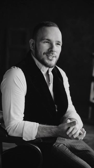 ТВОИ СЛЕДЫ — GURUDE (Р. Ивакин) Рояль — А. Гончарова. Слова: Е.  Евтушенко/ Музыка:  А.  Бабаджанян смотреть онлайн