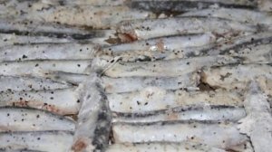 Мойва, жареная в духовке