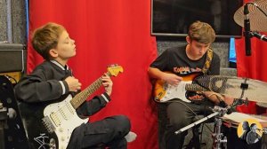 Группа крови - первый Лёвин опыт преподавания #музыка #игратьнагитаре #кино #guitar