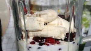 Молочный коктейль с черешней