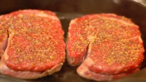 Монреальский стейк