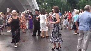 Я ДЛЯ ТЕБЯ ОДНОЙ ЖИВУ! ХАРЬКОВ 2021 ТАНЦЫ В ПАРКЕ ГОРЬКОГО