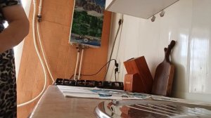 В КУХНЕ НАВОЖУ ПОРЯДОК,ГОТОВЛЮ.