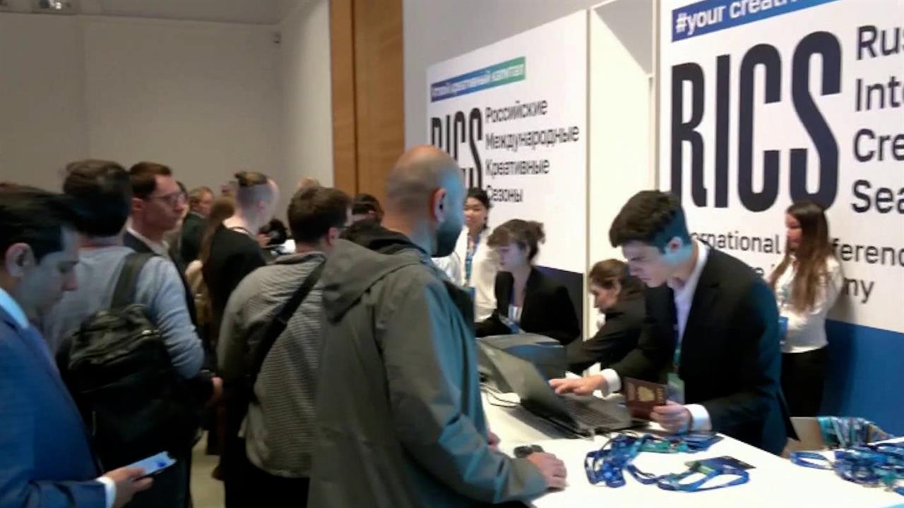Представители творческих индустрий собрались в Петербурге на конференции по креативной экономике.