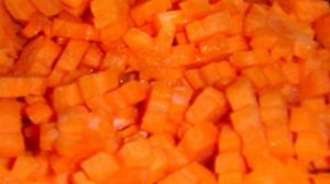 Морковь, тушеная с луком