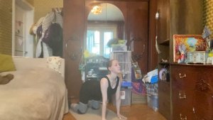 Урок растяжки в младшей группе