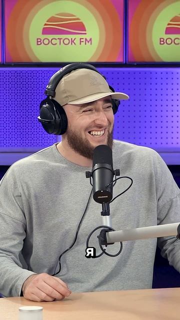 И никакой химии! Султан Лагучев о съемках клипа «Подмосковная рыжая львица»! смотреть онлайн