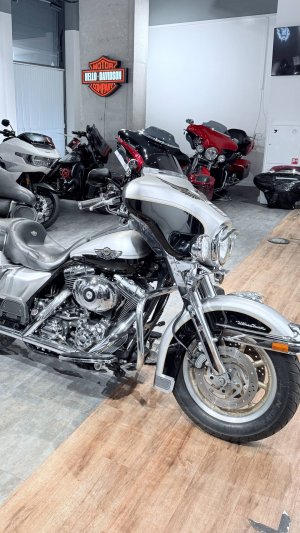 HD Electra Glide Ultra 100 Years Edititon