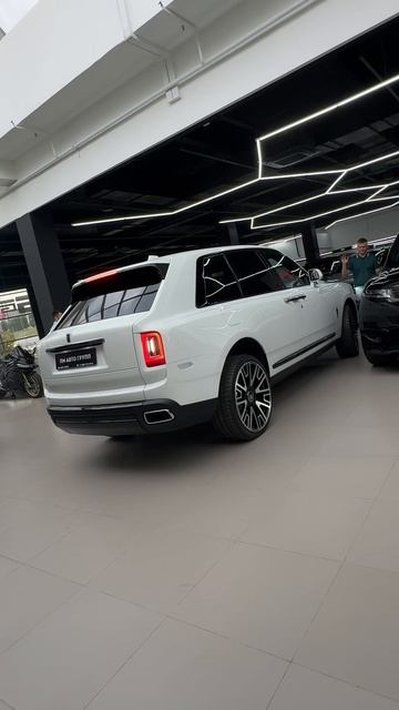 Лимитированный Rolls Royce Cullinan продан нашим клиентам