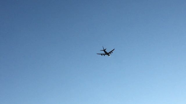 Взлет Ил-96 президентского авиаотряда СЛО из Саратова