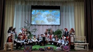 "Духов день" детские фольклорные ансамбли выездного класса ДШИ в с. Афанасьевка "Сорока", "Вереюшка"