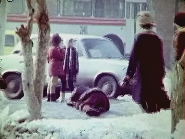 1987 год. Тюмень. Антиалкогольный указ: пьяные на улицах города. Торговля алкоголем из-под полы.