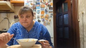 мукбанг  ем суп  🍜  пью  кофе ☕️