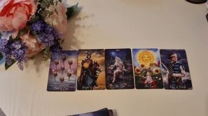 Он явно что- то скрывает! | Гадание таро расклад