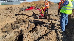 Мини экскаватор А23М, работа по глине.