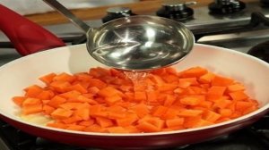 Морковь тушеная с яблоками