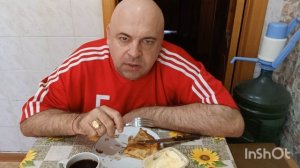 Мукбанг. Итальянские блины, домашняя сметана и кофе. Армянское землетрясение и Жужа.
