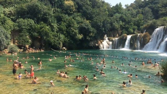 Дикий пляж на водопаде КРКА  Хорватия