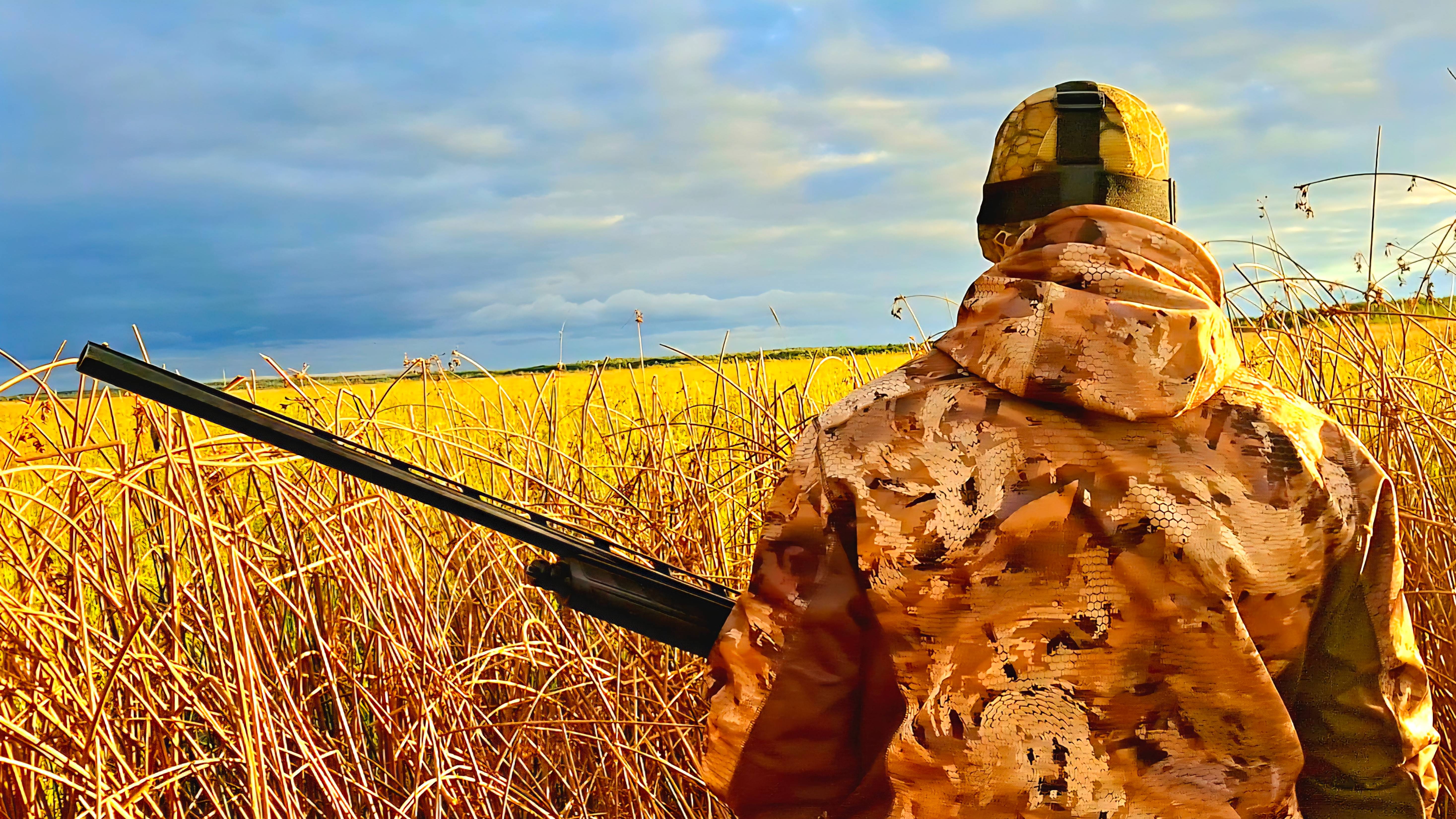 ОДИН НА РИСОВОМ ОЗЕРЕ. ОХОТА НА УТКУ С ЧУЧЕЛАМИ. смотреть онлайн