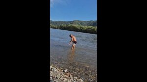 Горная рыбалка🔥🔥🔥 встреча с хозяевами тайги👍🤌