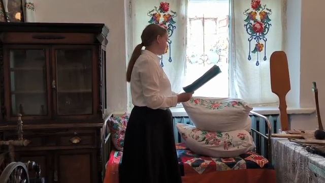 Экскурсия по русской избе в Козловской средней общеобразовательной школе