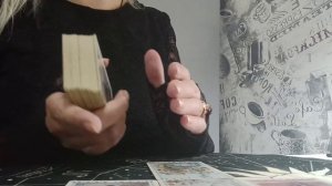 Кого из двух мужчин выбрать? Расклад Таро