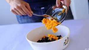 Морковь тушеная с рисом и черносливом