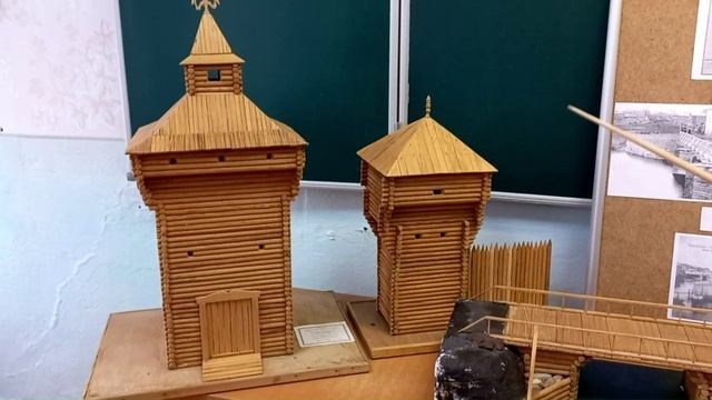 Творческая экскурсия по этнокультурной выставке «Оборонное зодчество Южного Урала, Артемьев С.В.»