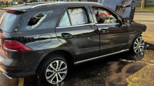 Авария в Санкт-Петербурге, автомобиль улетел после ДТП в столб