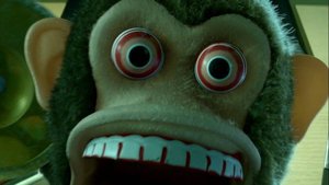 играю в страшный побег от обезьян мутантов!!!