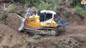 Строительство, ровняем горный склон