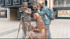 Прогулки по Москве. Добрая инсталляция на Пушкинской и новый памятник у здания ТАСС.