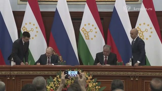 Владимир Путин и Эмомали Рахмон подписали заявление о стратегическом партнёрстве и союзничестве