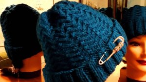 Простой, но интересный узор _плавники_ для женской шапки.(caps,cap, hat)