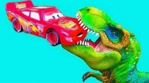 МУЛЬТИКИ ПРО МАШИНКИ 🚗 СМОЖЕТ ЛИ МАКВИН ВЫБРАТЬСЯ ИЗ ПАСТИ ДИНОЗАВРА? 🦕🦕🦕