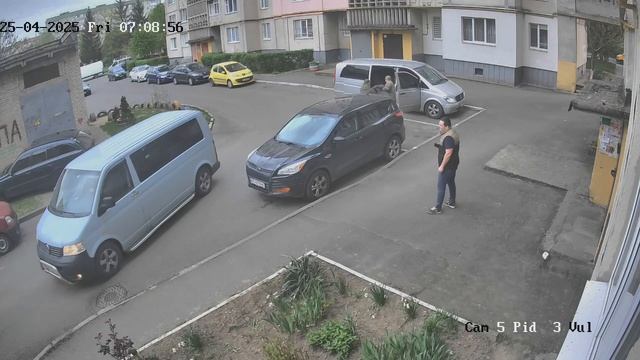 За шкирку и в фургон! Луцк (свободная Украина) :-)