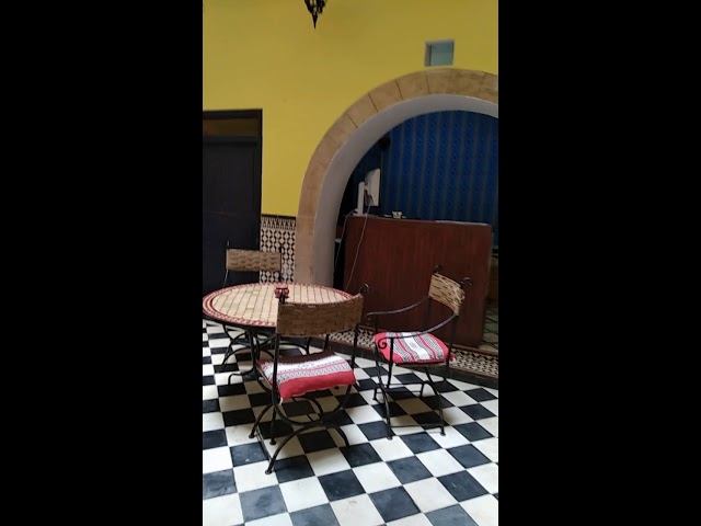 Отель в Эс-сувэйре