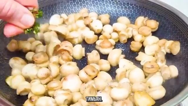 МЕГА ВКУСНАЯ курица в соусе на сковороде, которая ПОНРАВИТСЯ всем! Очень простой рецепт