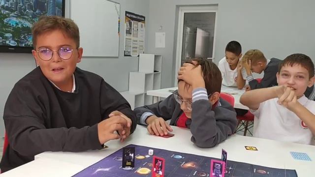 Астрокотики - игровой процесс: радостный марш
