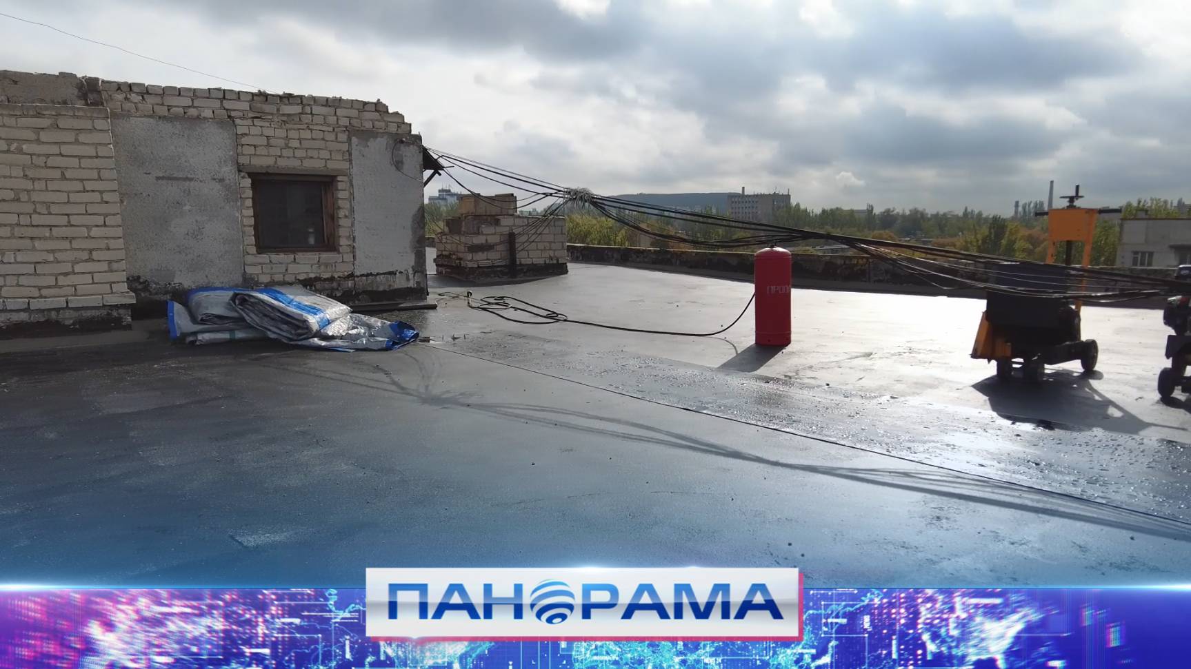 ⚡️ Ремонт крыши дома по улице Краснофлотская завершат до начала отопительного сезона