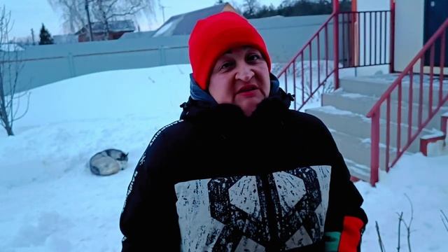 Жарим шашлык. У меня в гостях Екатерина.