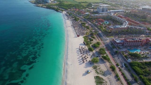 о пляже курорта Island Resort