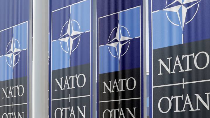 FT: НАТО обдумывает проведение учений в отдаленных районах на границе с РФ