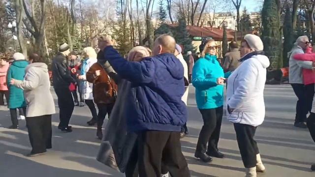А первое слово дороже второго,но ты не грусти!!!💃🌹Танцы в парке Горького!!!🌼🌹Харьков 🌼🌴Апрель