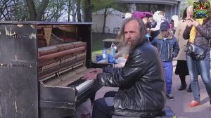 Уличные музыканты - Красивая мелодия