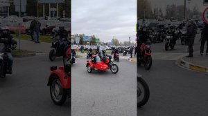 Финиш колонны на закрытии мотосезон 2025. Тверь