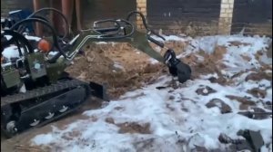 Усовершенствованная модель мини экскаватора А23М 01-10 (тест драйв на заводе)