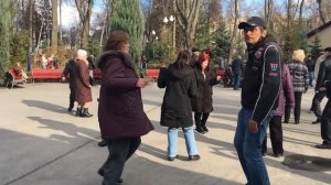 Солнце уходит на запад!!!💃🏻🌹Танцы в парке Горького!!!🌴🌼Харьков🌹🌼Апрель 2021